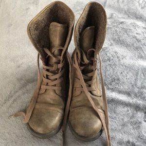 Roxy boots
